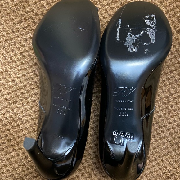 Roger Vivier Pumps - Picture 3 of 4